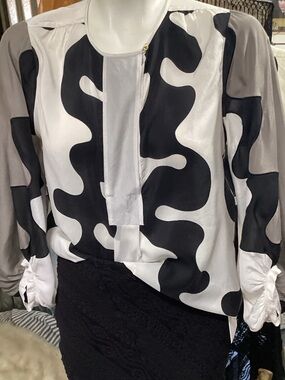 Diane Von Furstenberg Black, White & Gray Abstract Pattern Blouse
